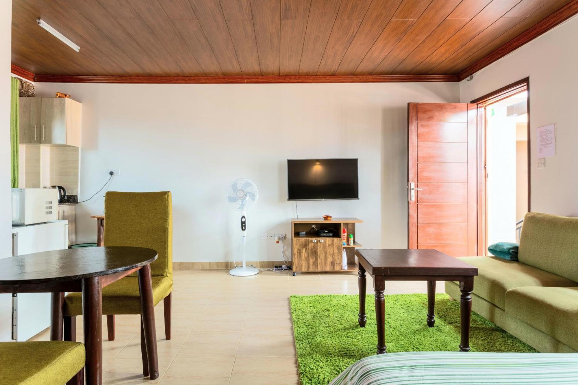 Apartment Spacious Penthouse Rooftop With King Bed *