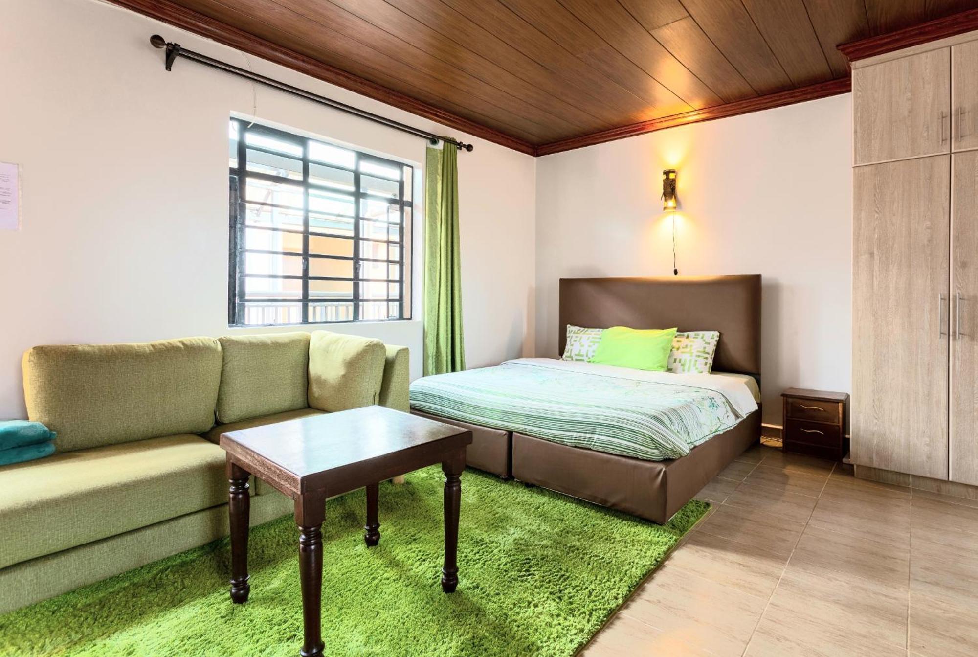 Spacious Penthouse Rooftop With King Bed Apartment *