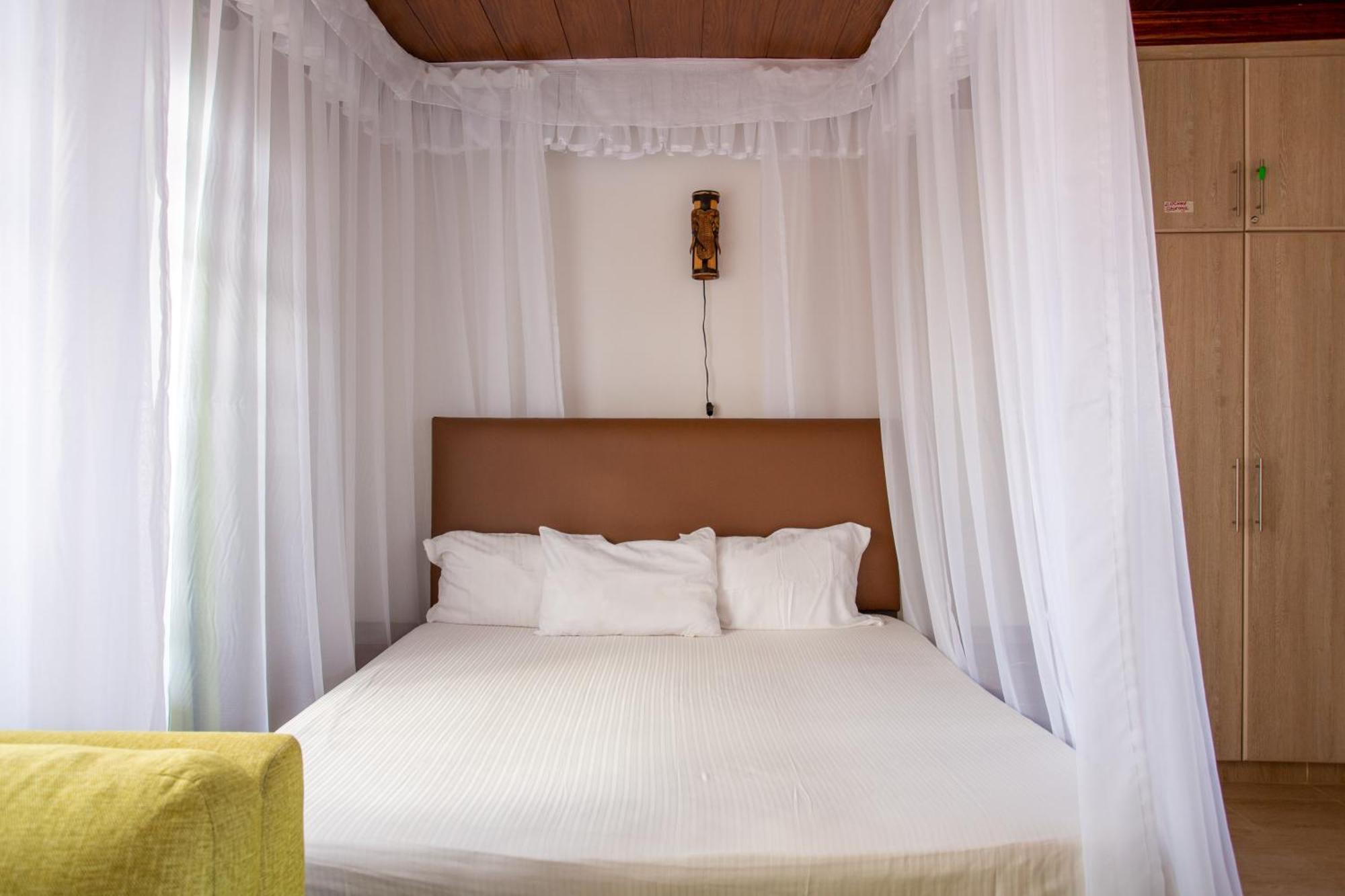 Spacious Penthouse Rooftop With King Bed Nairobi