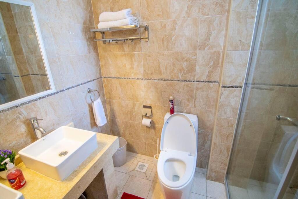 3 Bedrooms In Yaya Kilimani Apartment