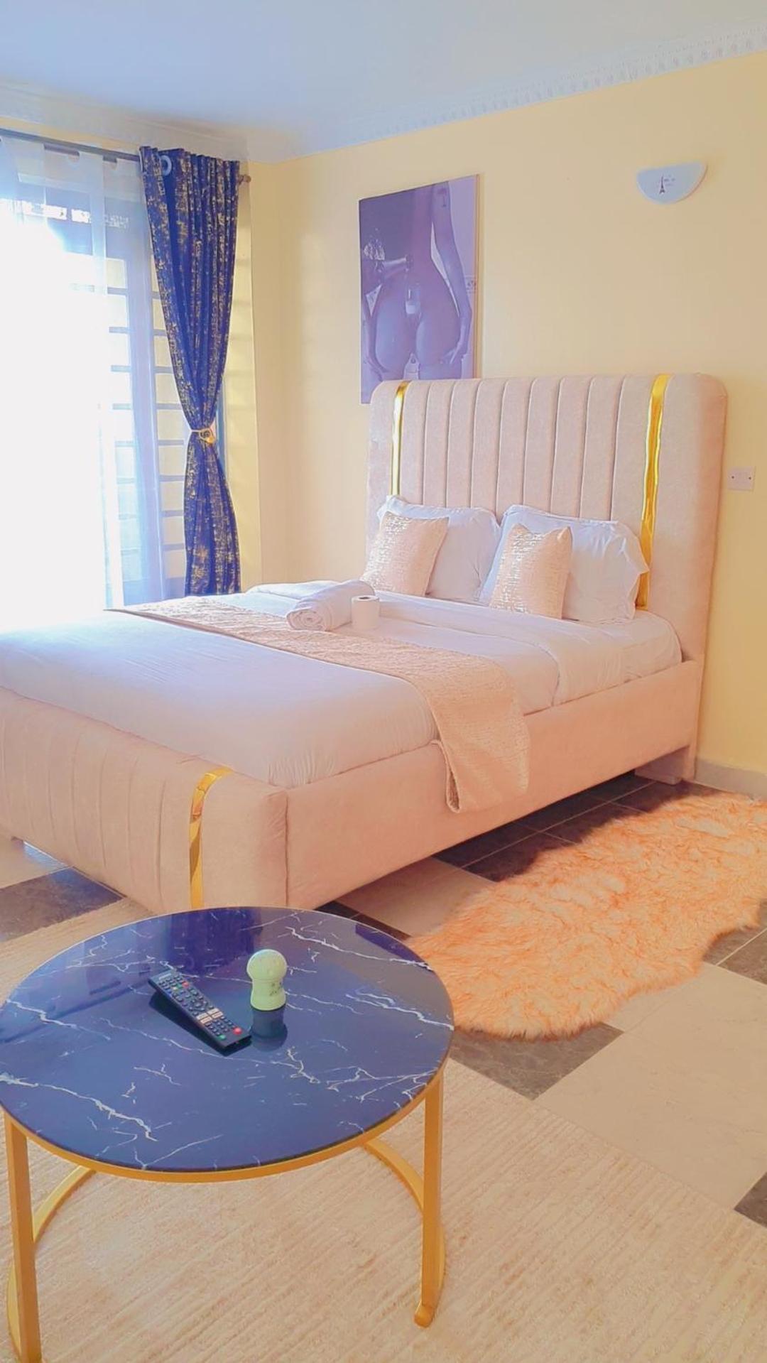Lexy Homes *