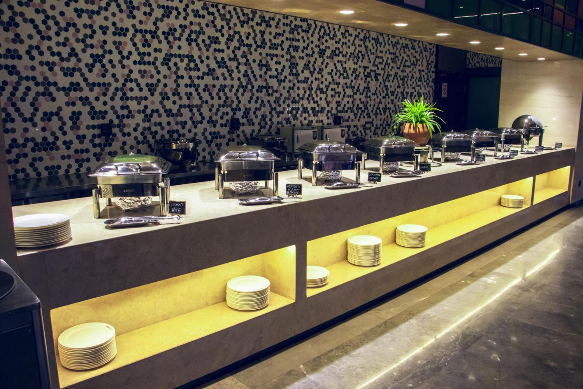 Argyle Grand Airport Hotel