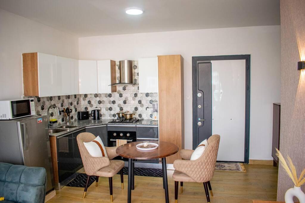 Urban Retreat 1bedroom With Balcony And Rooftop Gym Apartment