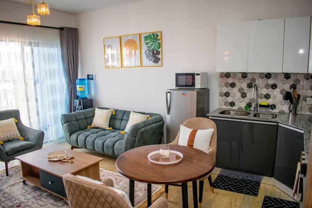Urban Retreat 1bedroom With Balcony And Rooftop Gym Nairobi