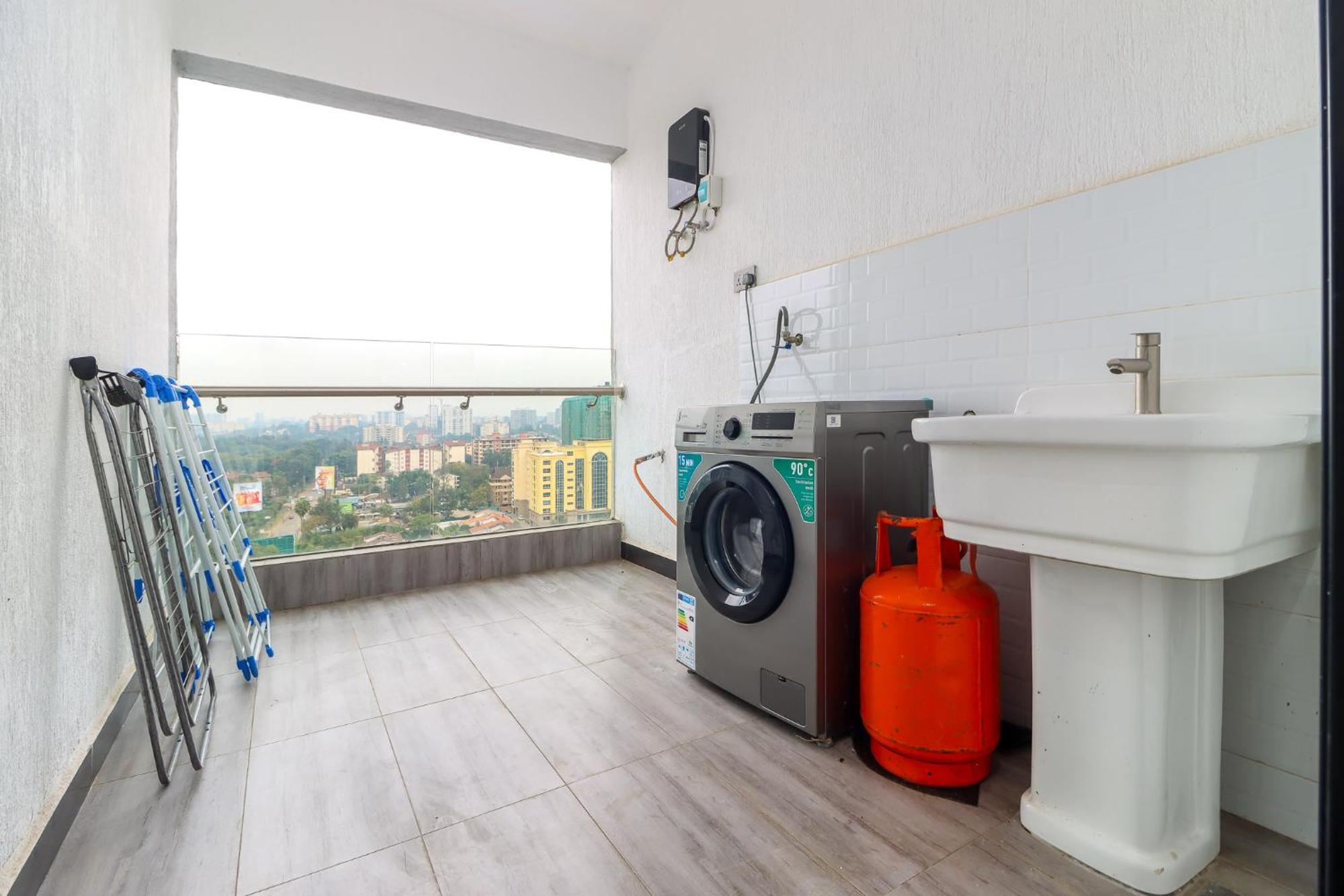 Nyumbani Oasis - Tastefully Furnished Three Bedroom In Kilimani Apartamento