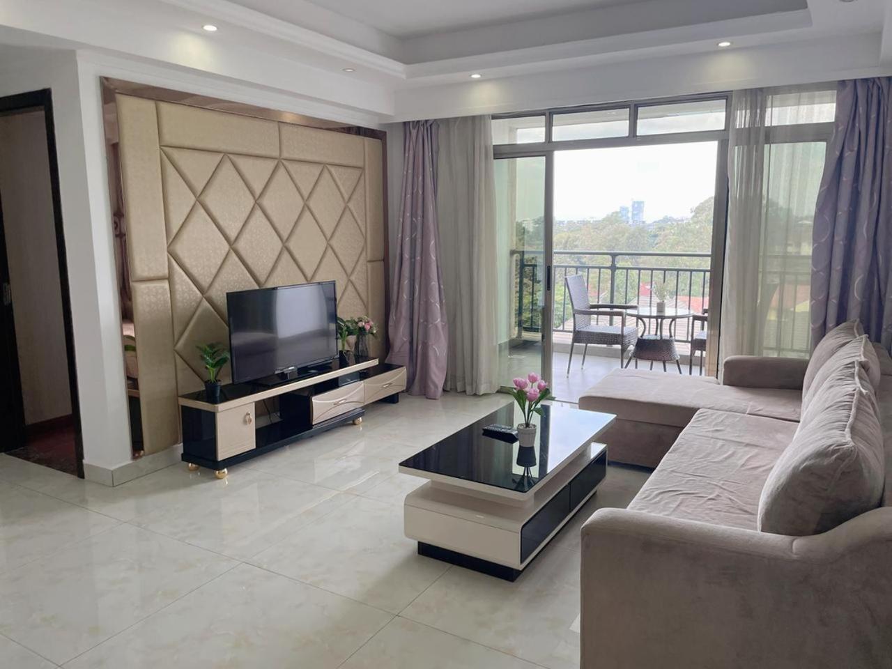 Rose Garden Apartment *