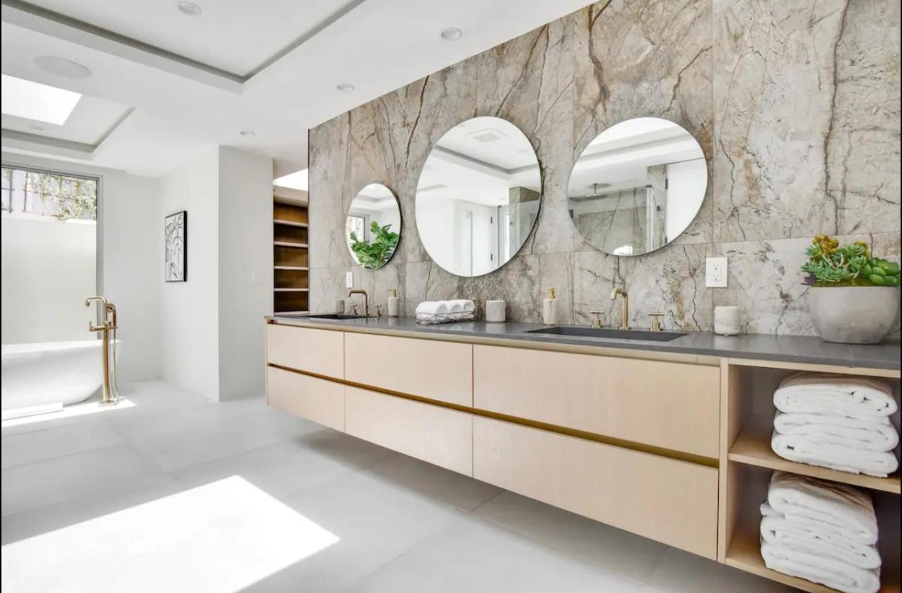 Eastburry Apartment *