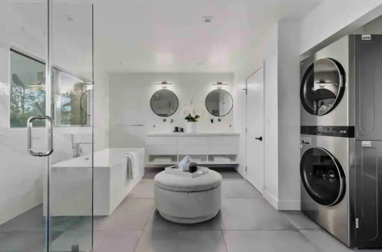 Eastburry Apartment *