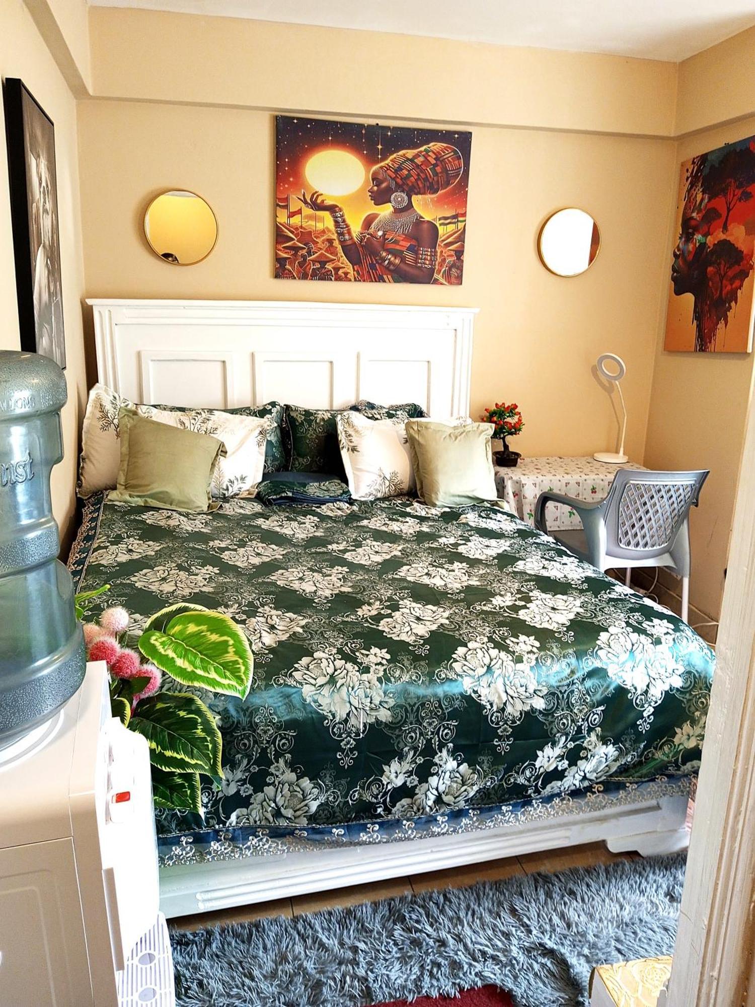 Cosy Staycation Bed & Breakfast *