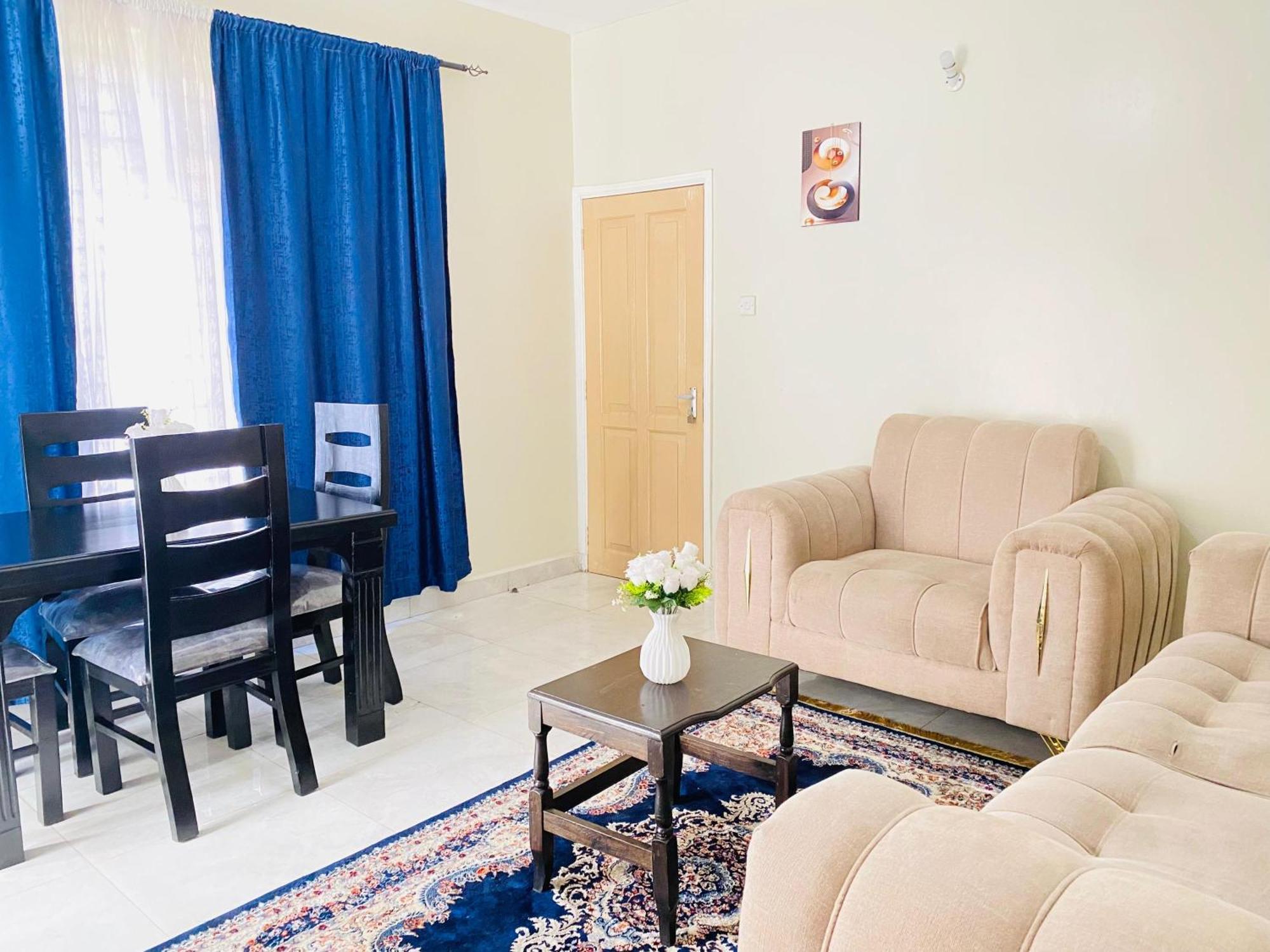 Golden Homes Apartment *
