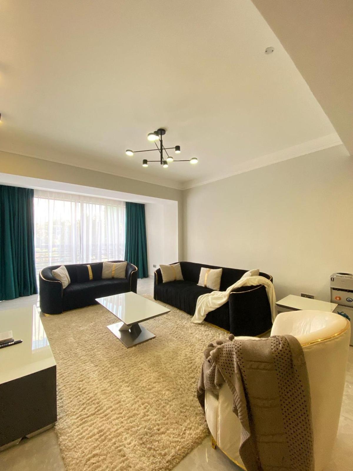 Kingsley Manor Perry Apartment