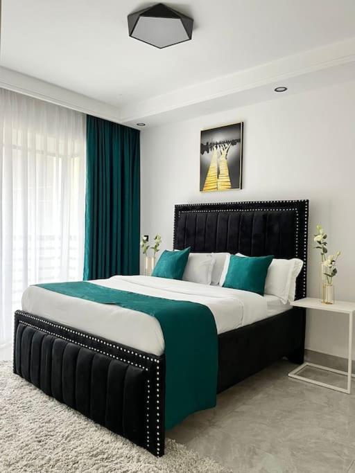 Kingsley Manor Perry *