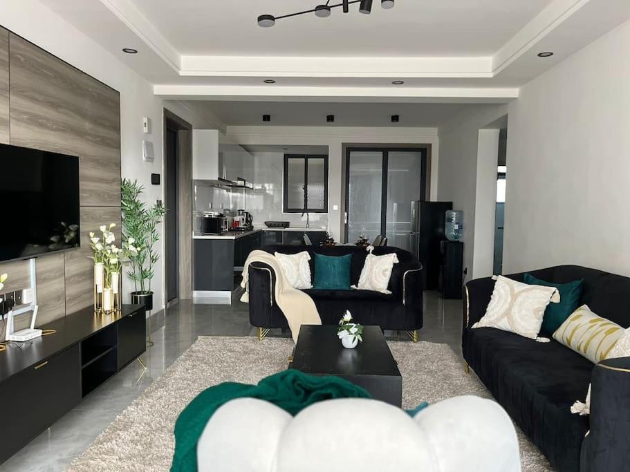 Kingsley Manor Perry *