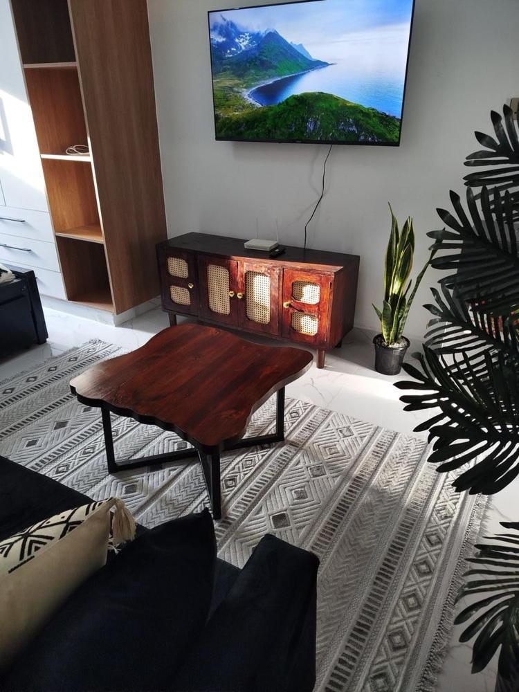 Exquisite In Kilimani Apartment *