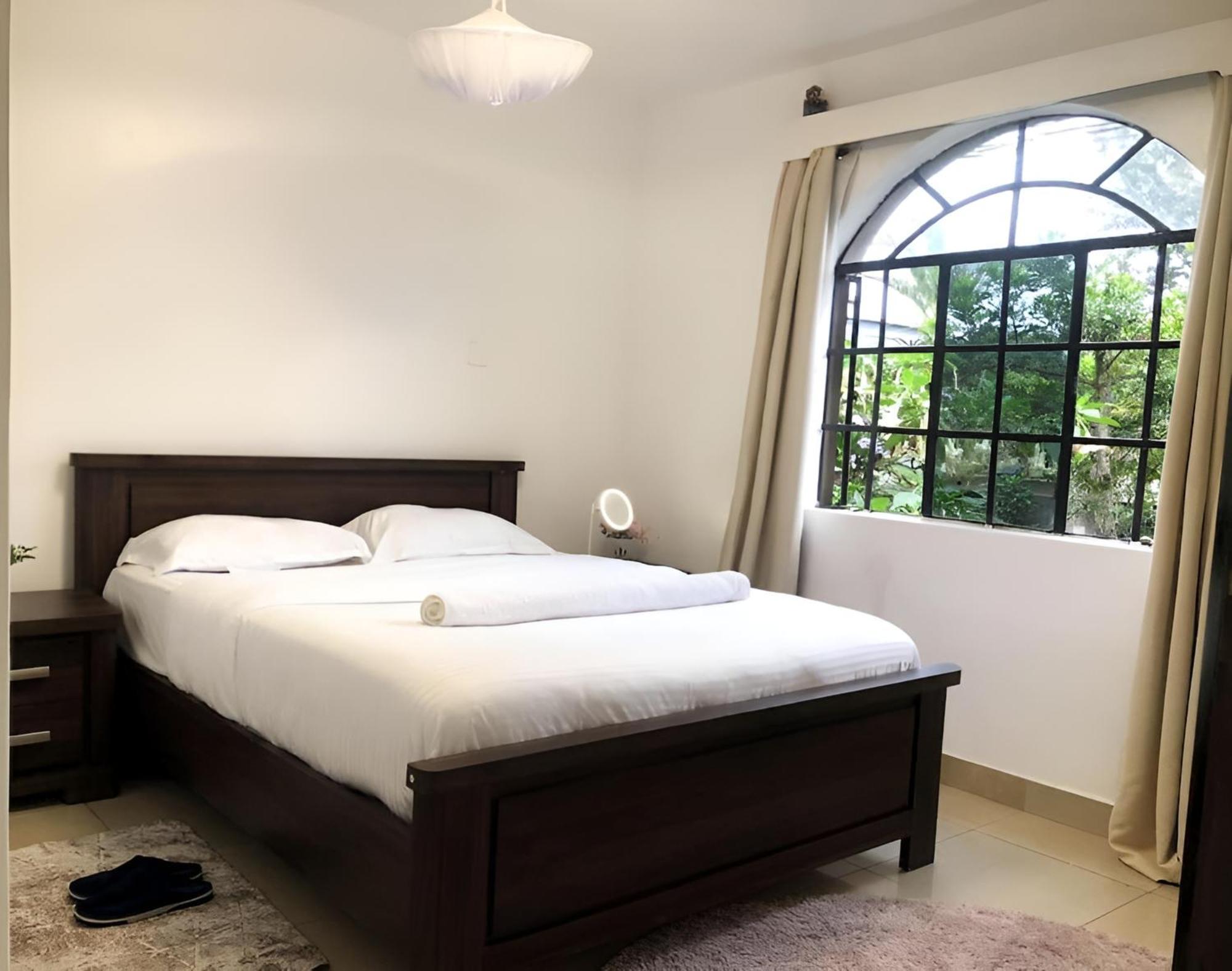 Modern Luxe With Queen Bed In Karen Apartment *