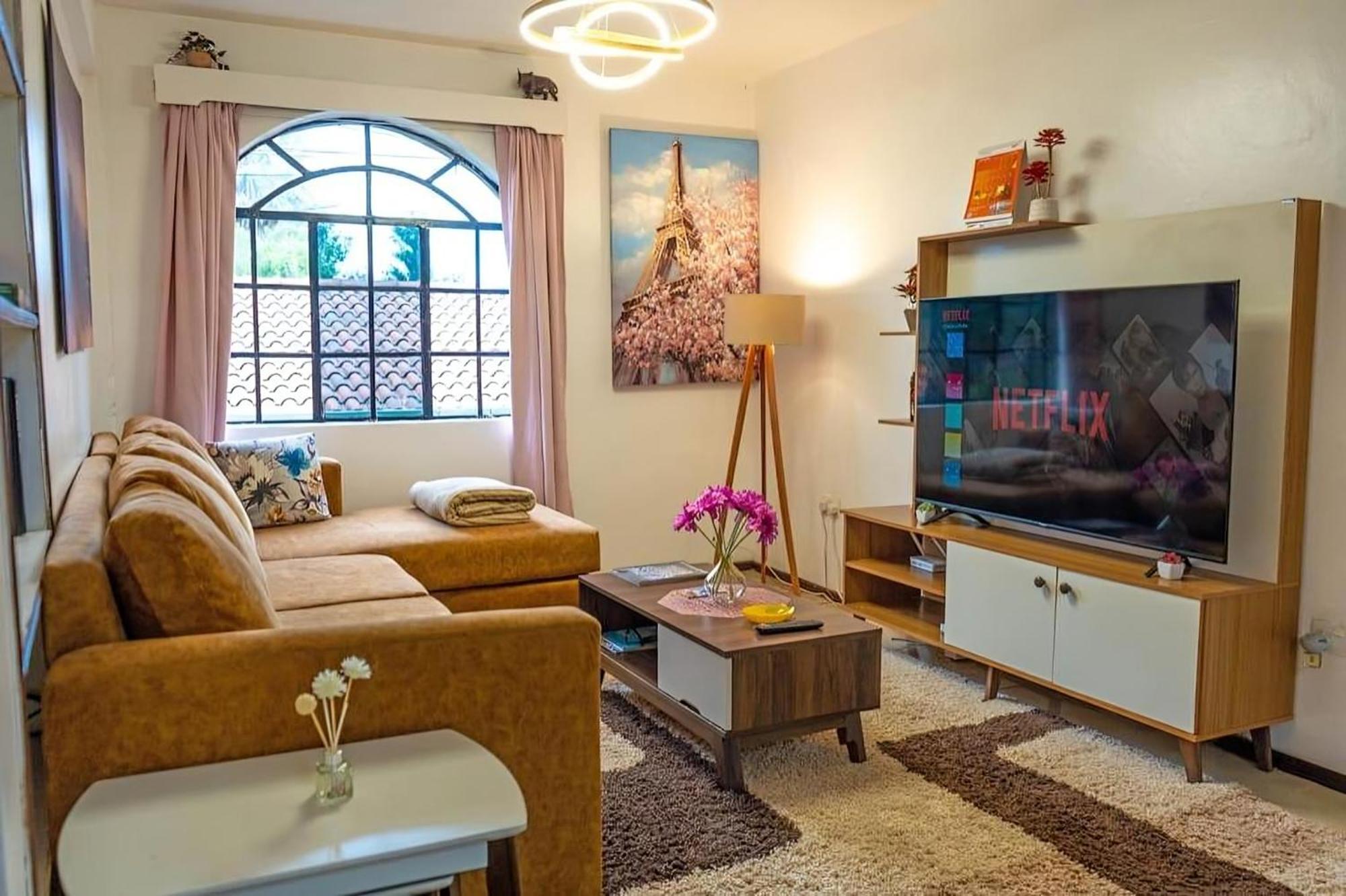 Apartment Modern Luxe With Queen Bed In Karen