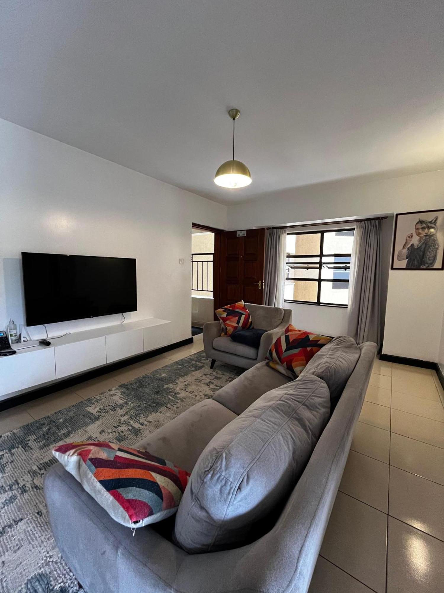 Two Bedroom In Madaraka Estate Apartment *