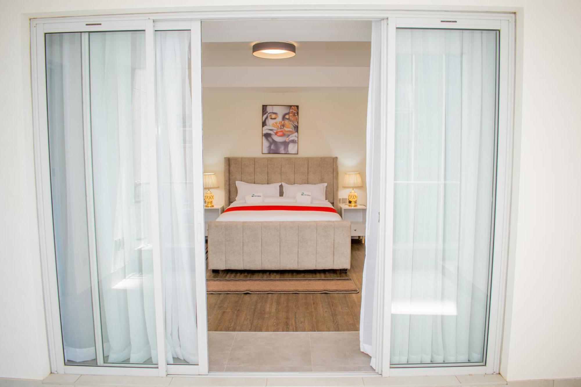 Apartment Capital M Luxury 1br By Bednbeyond Eagle Westlands With A Pool And View
