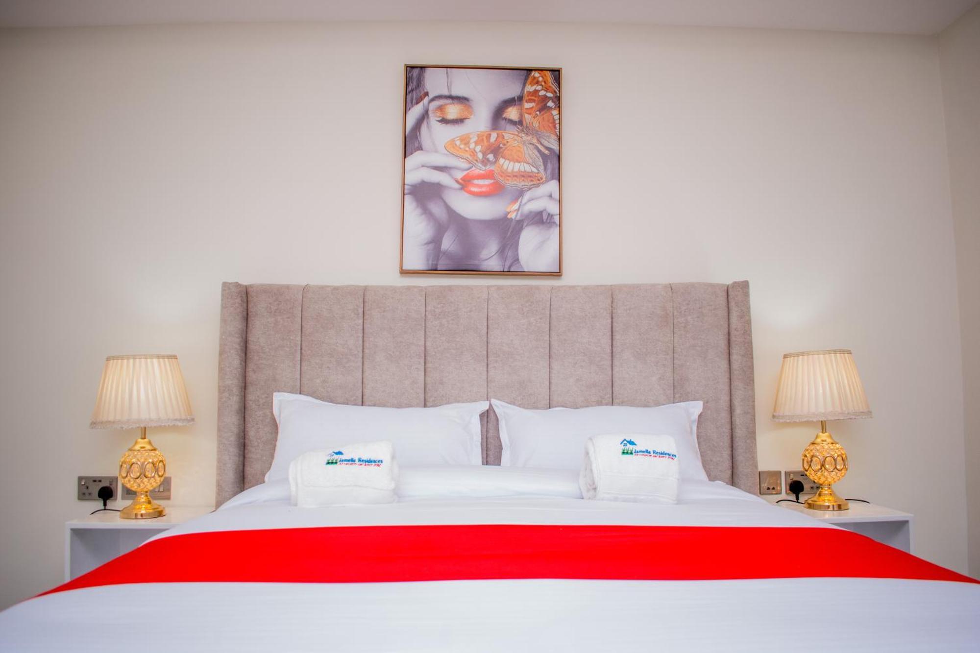Capital M Luxury 1br By Bednbeyond Eagle Westlands With A Pool And View * Nairobi