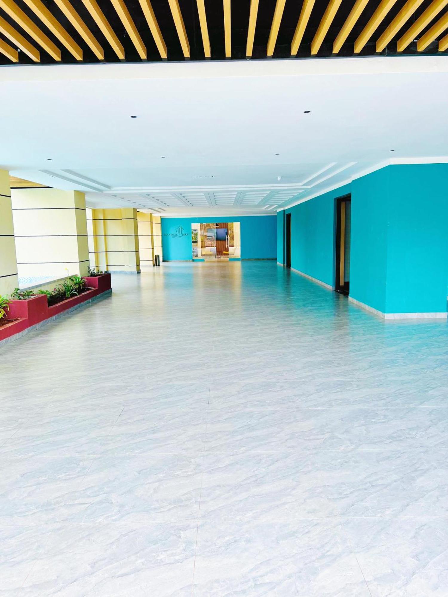 Comfy - Pool & Gym - Kilimani Apartment Nairobi