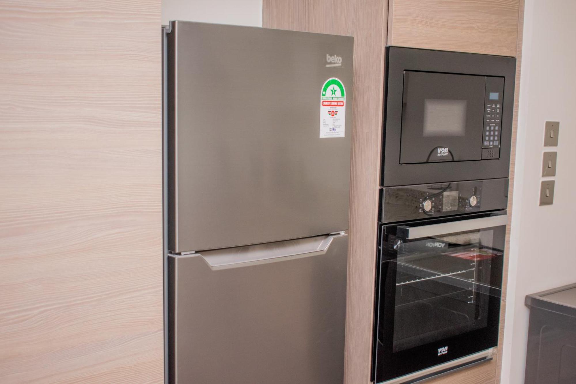 Capital M Luxury 1br By Bednbeyond Eagle Westlands With A Pool And View Apartment *
