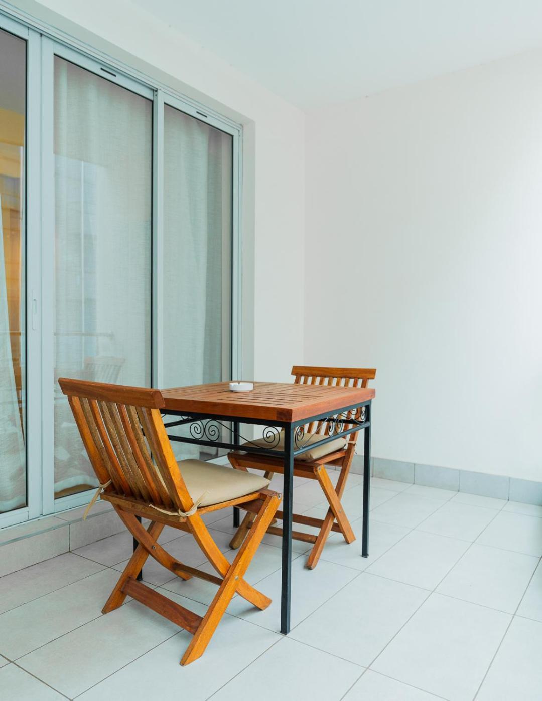 Apartment Capital M Luxury 1br By Bednbeyond Eagle Westlands With A Pool And View