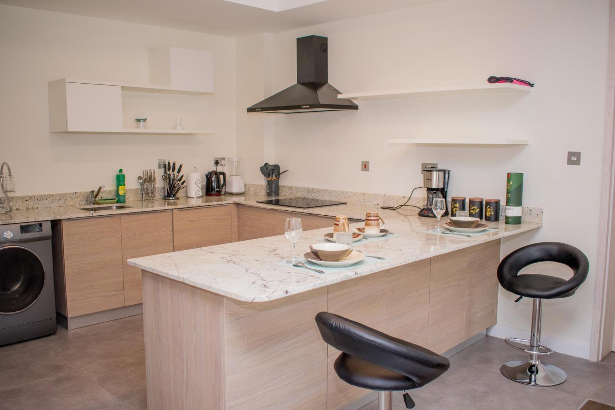 Capital M Luxury 1br By Bednbeyond Eagle Westlands With A Pool And View *