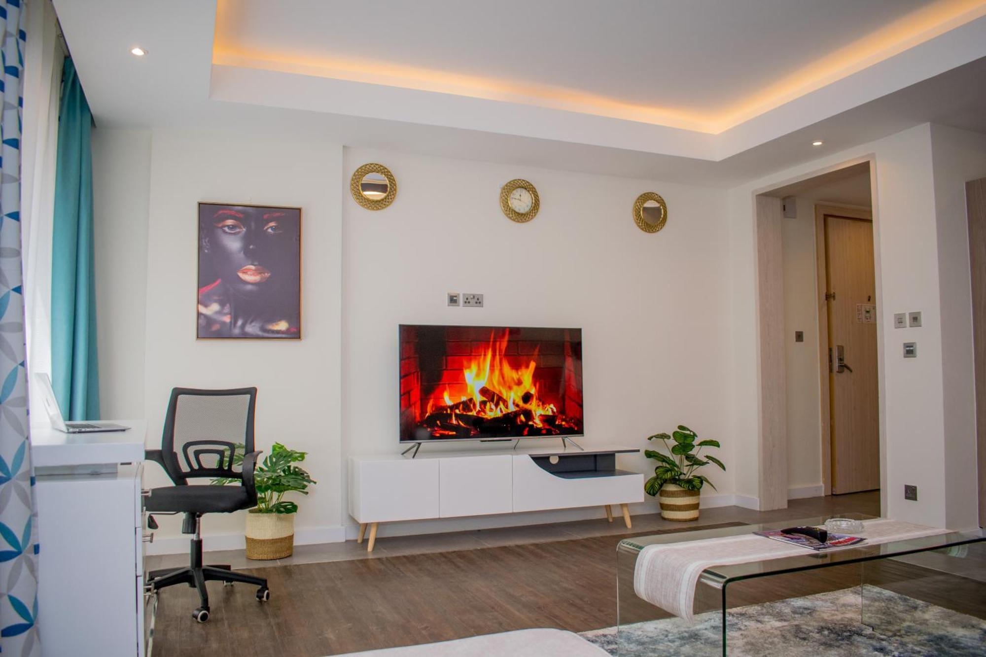 Capital M Luxury 1br By Bednbeyond Eagle Westlands With A Pool And View Apartment