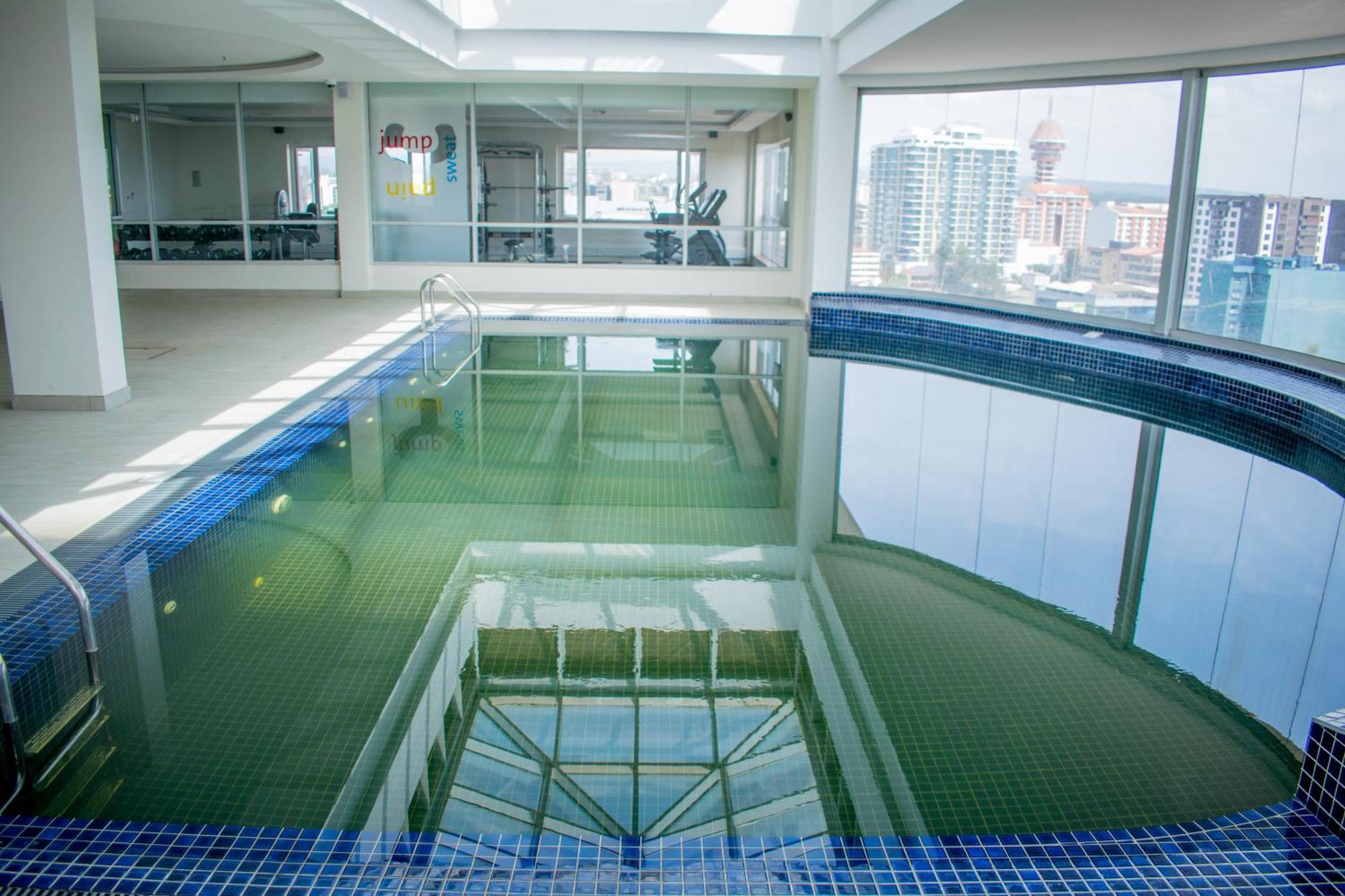 Capital M Luxury 1br By Bednbeyond Eagle Westlands With A Pool And View