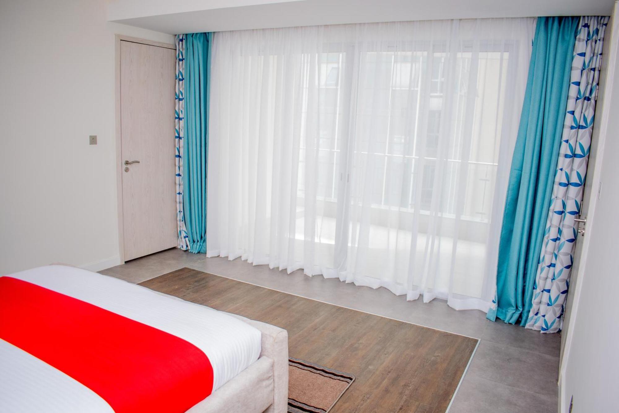 Capital M Luxury 1br By Bednbeyond Eagle Westlands With A Pool And View Apartment *