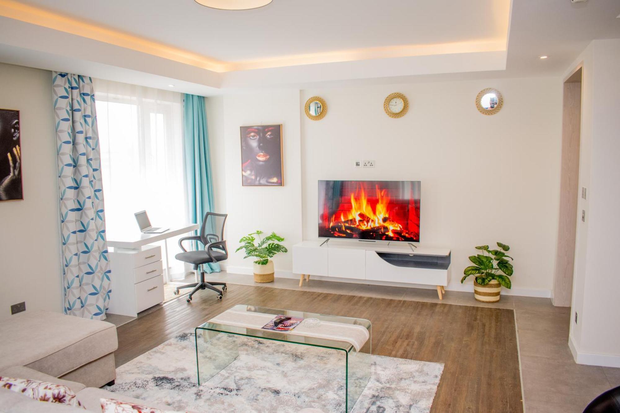 Capital M Luxury 1br By Bednbeyond Eagle Westlands With A Pool And View * Nairobi