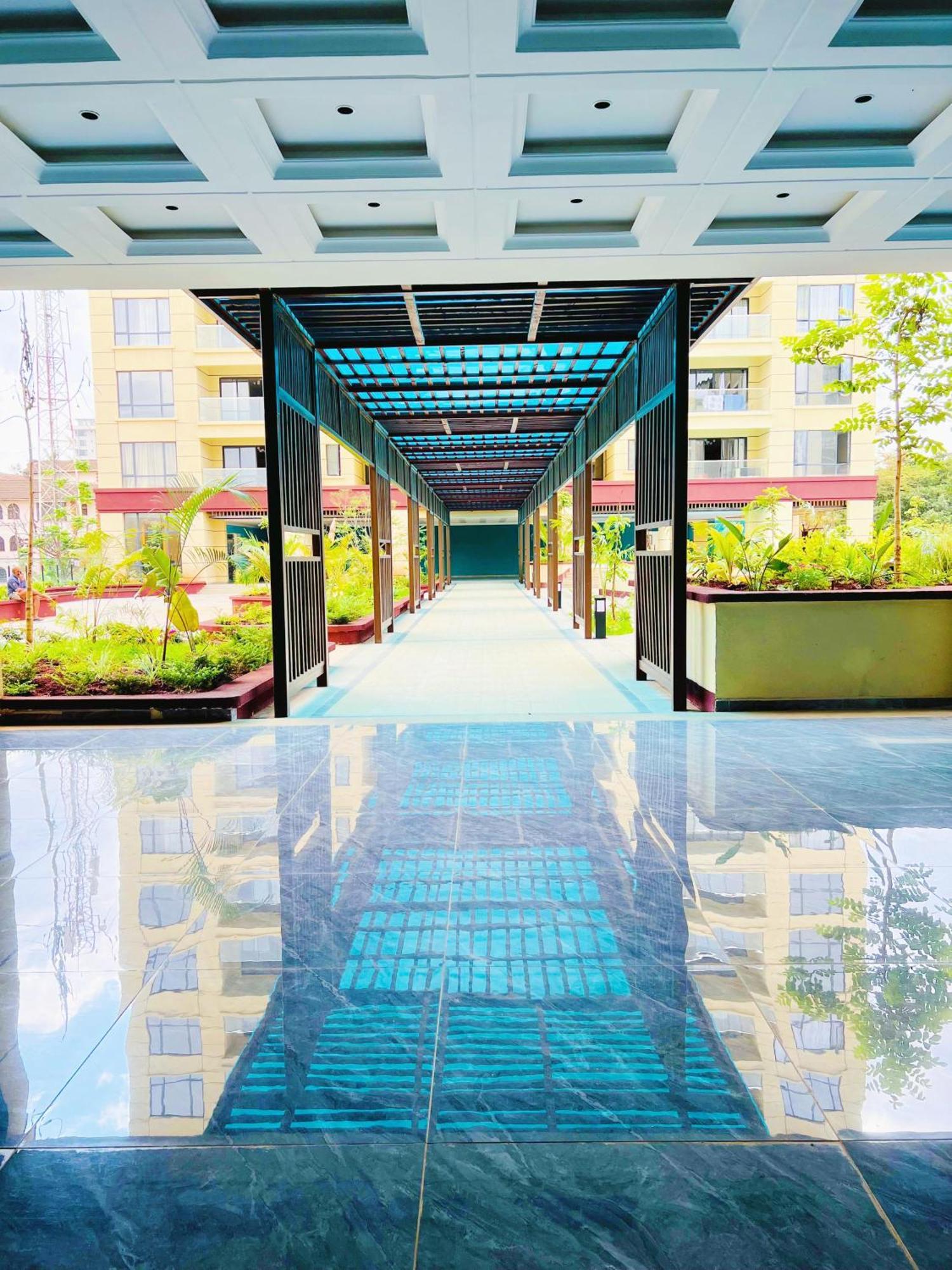 Comfy - Pool & Gym - Kilimani Apartment Nairobi