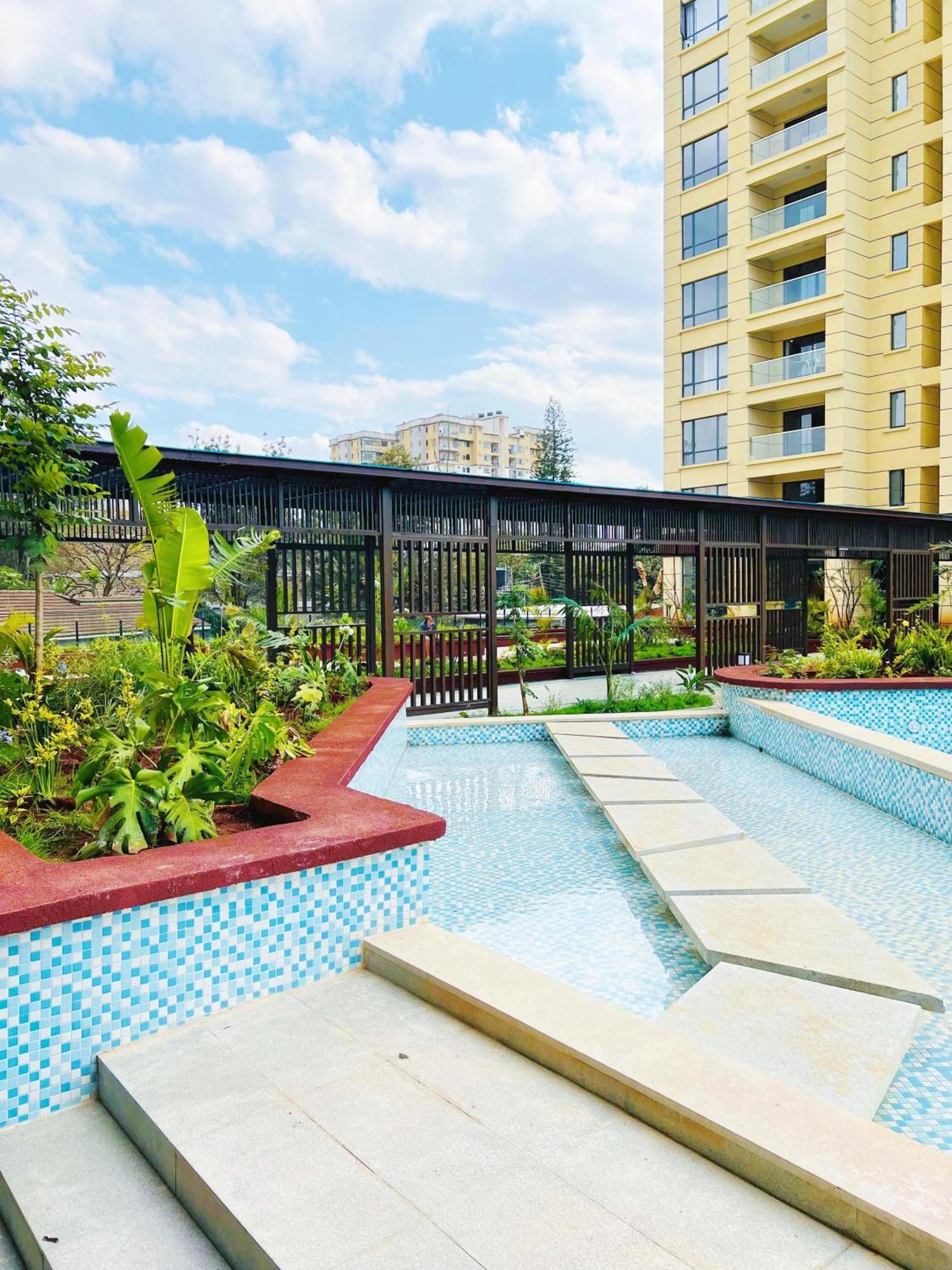 Comfy - Pool & Gym - Kilimani Apartment Nairobi