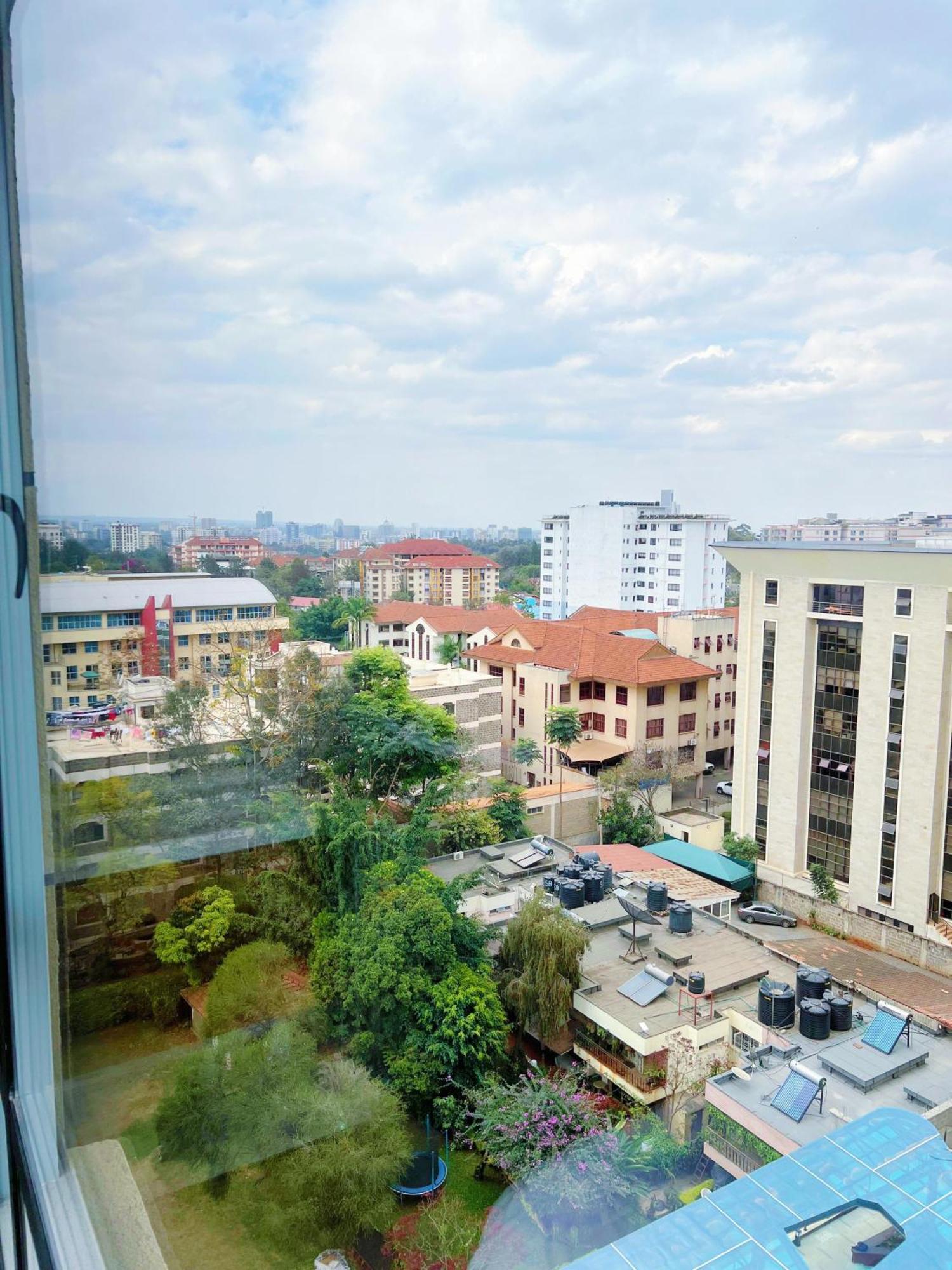 Comfy - Pool & Gym - Kilimani Apartment *