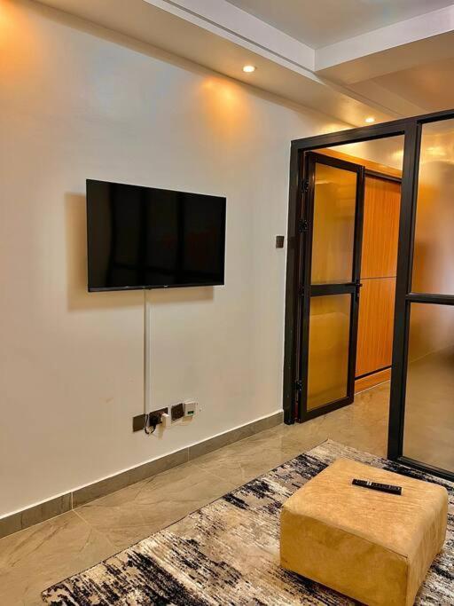 Elegant 1 Bed Near Yaya Centre With Gym Apartment Nairobi