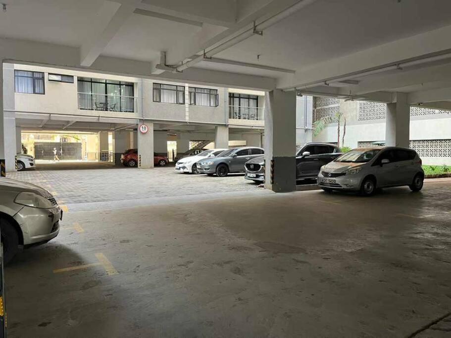 Apartment Elegant 1 Bed Near Yaya Centre With Gym *