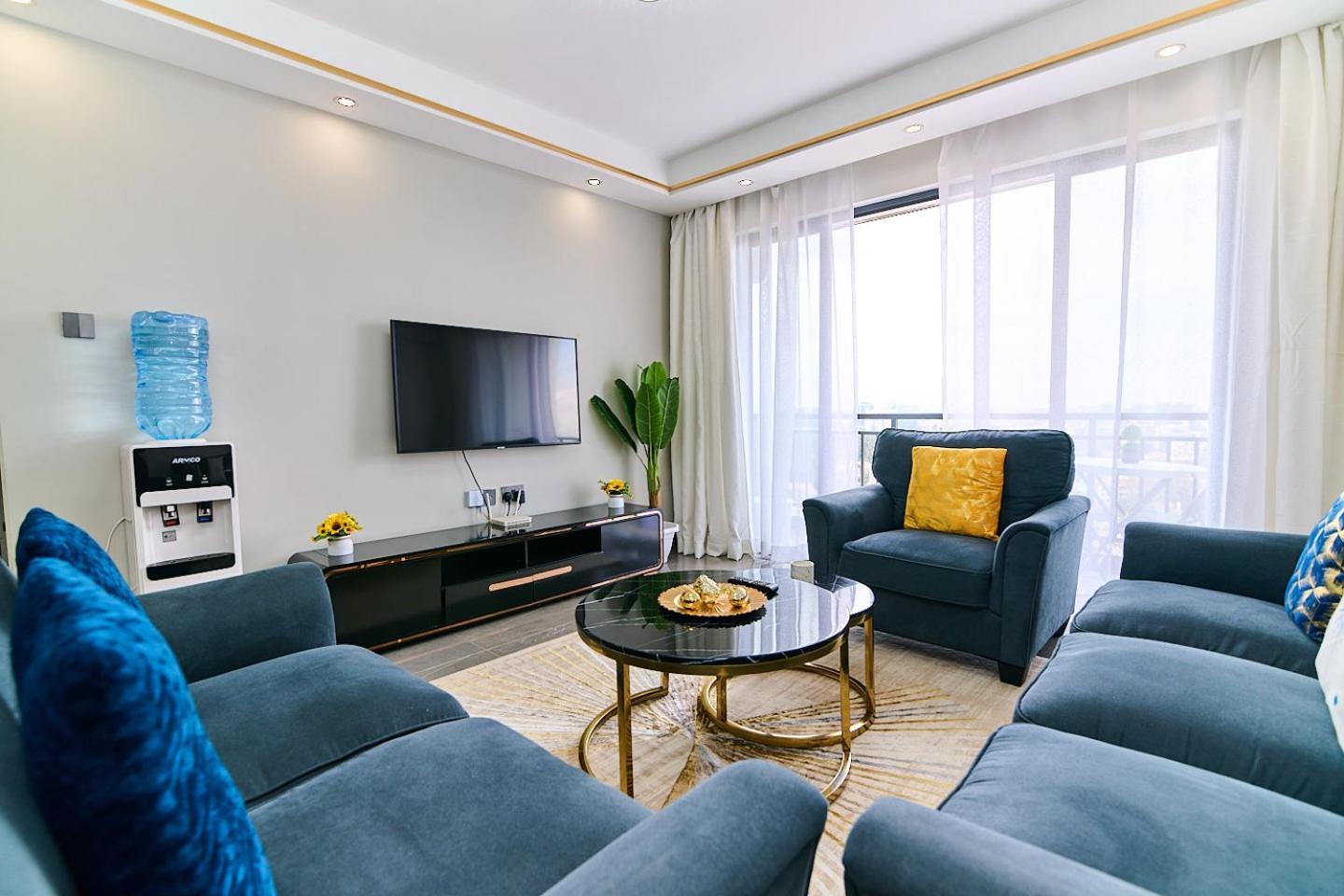 Alina Ridge * Nairobi