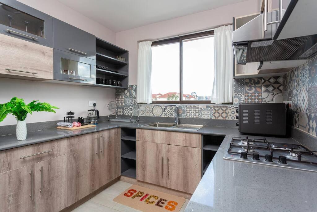 2bedroom With A Pool And Gym At Westlands Apartment