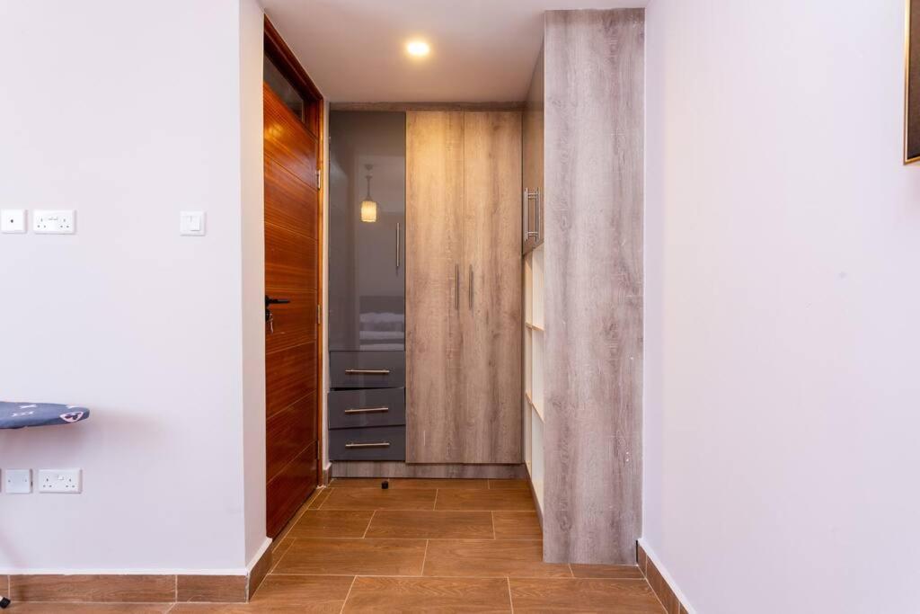 2bedroom With A Pool And Gym At Westlands Apartment *