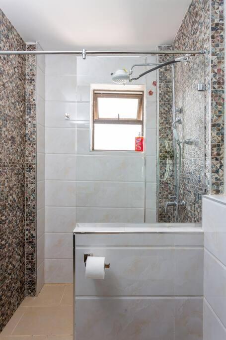 2bedroom With A Pool And Gym At Westlands Apartment *