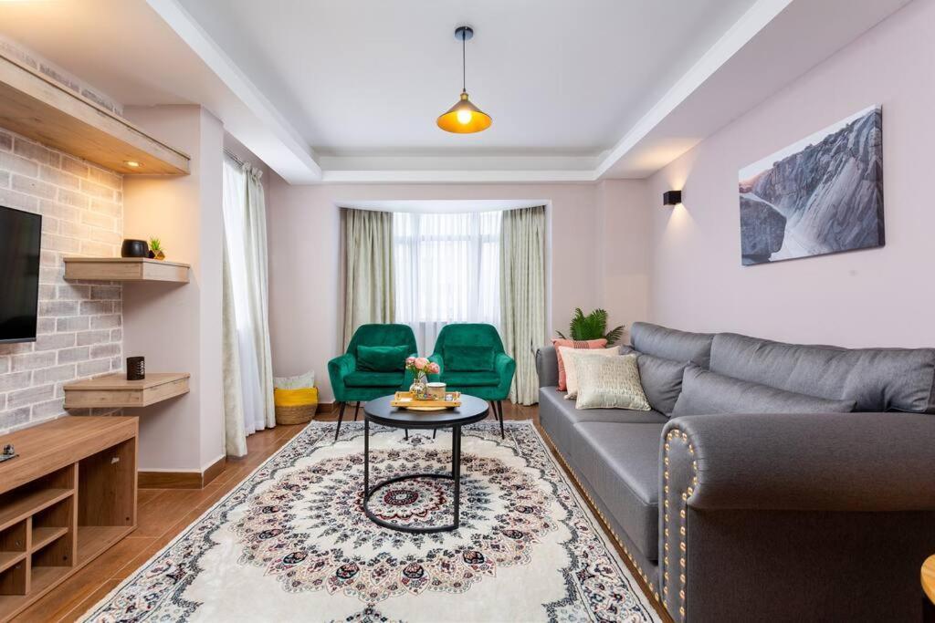 2bedroom With A Pool And Gym At Westlands Apartment