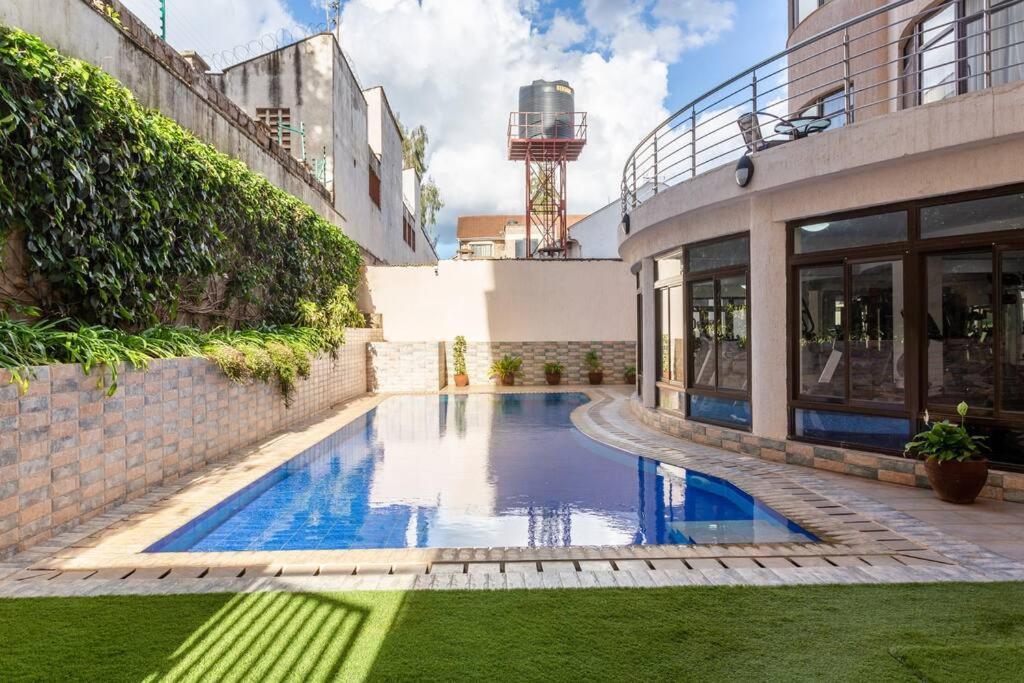 2bedroom With A Pool And Gym At Westlands Apartment Nairobi