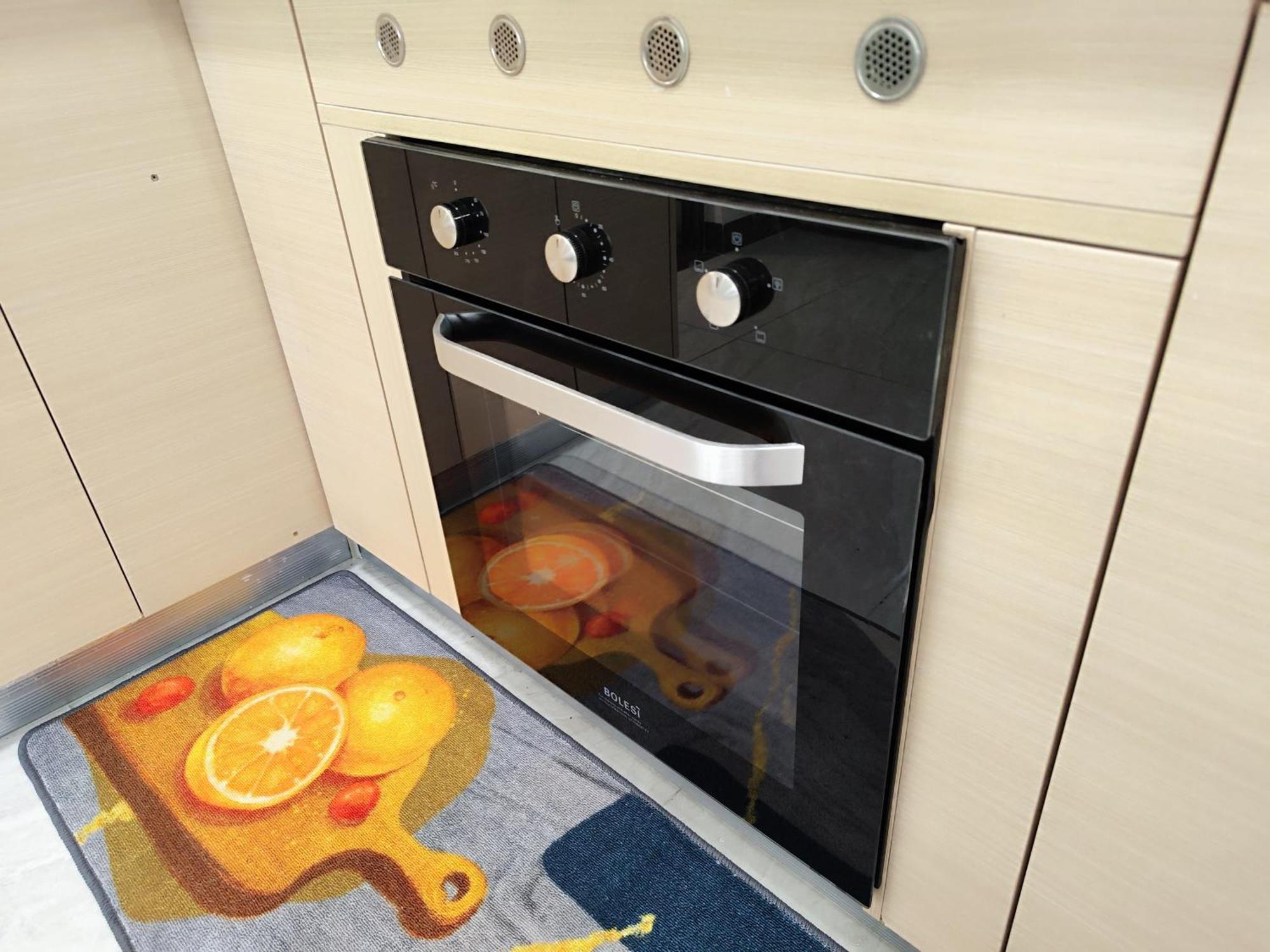 Soft Life Crib In Lavington - Dine, Wine & Relax Apartment *