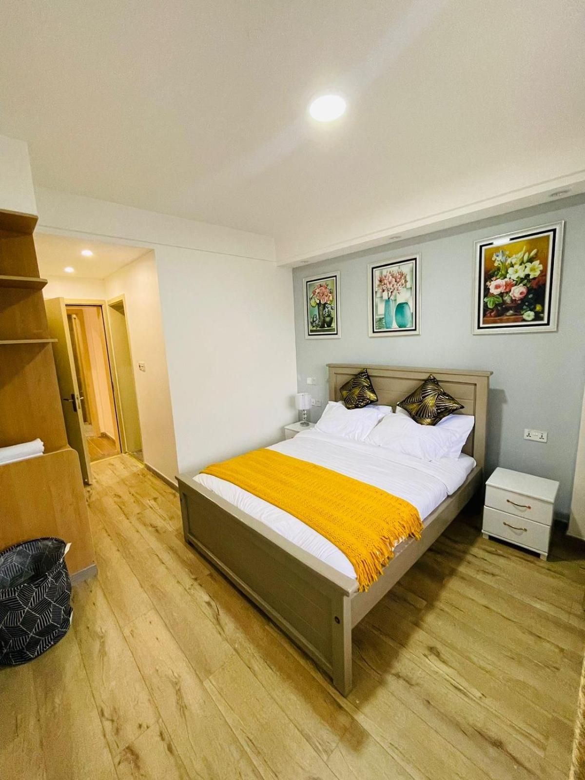 Spacious 2bed Apartment *