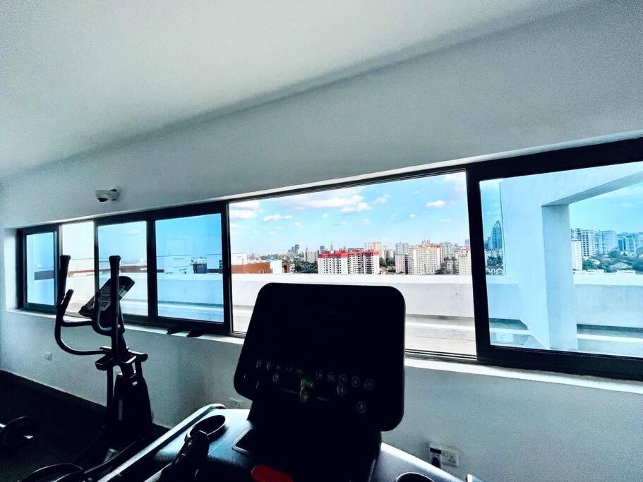 Gorgeous Views 1 Bed With Rooftop Gym Apartment *