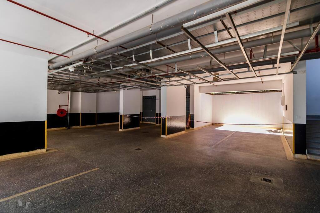 Apartment Gorgeous Views 1 Bed With Rooftop Gym