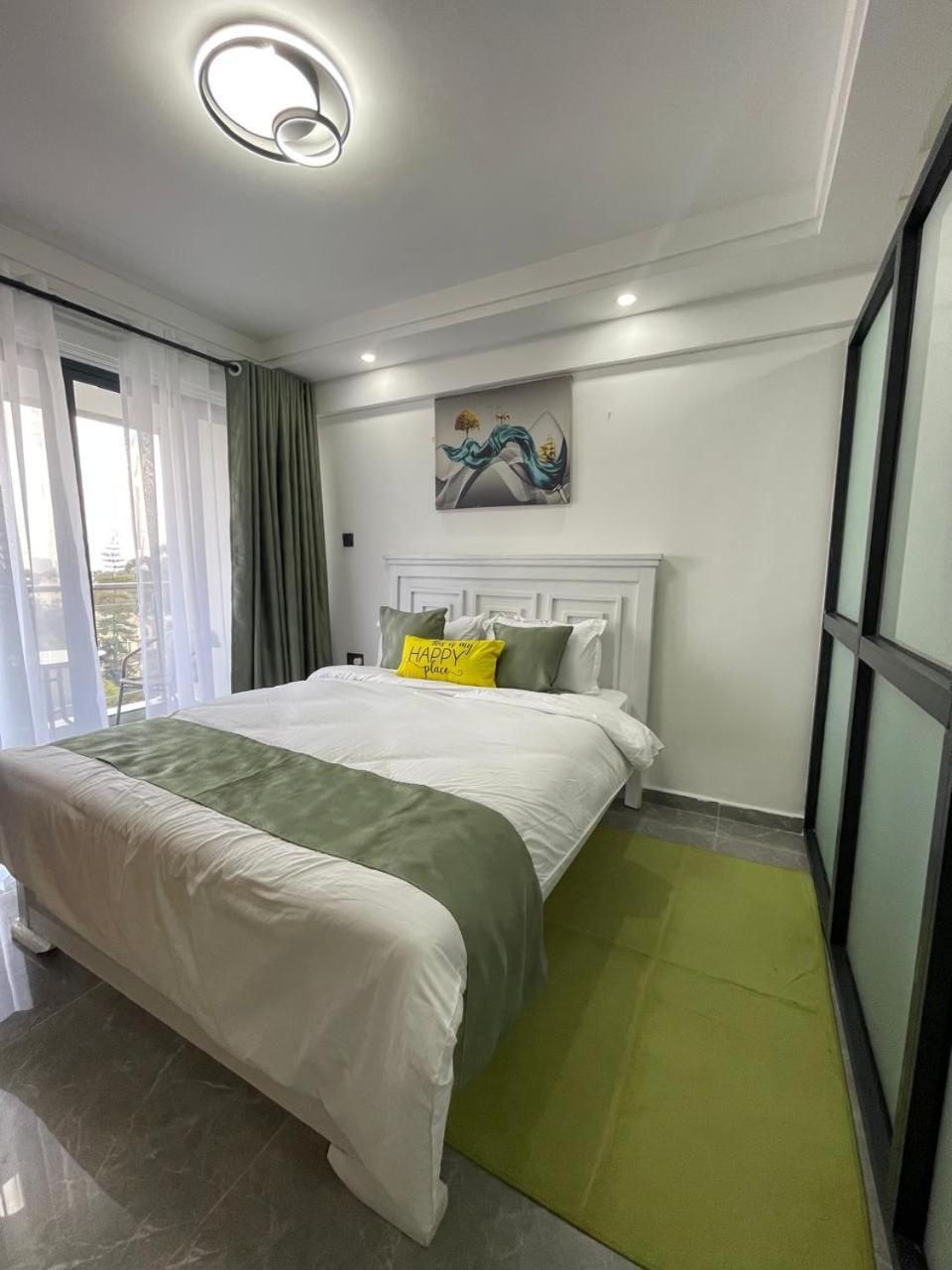 New 1 Bedroom *