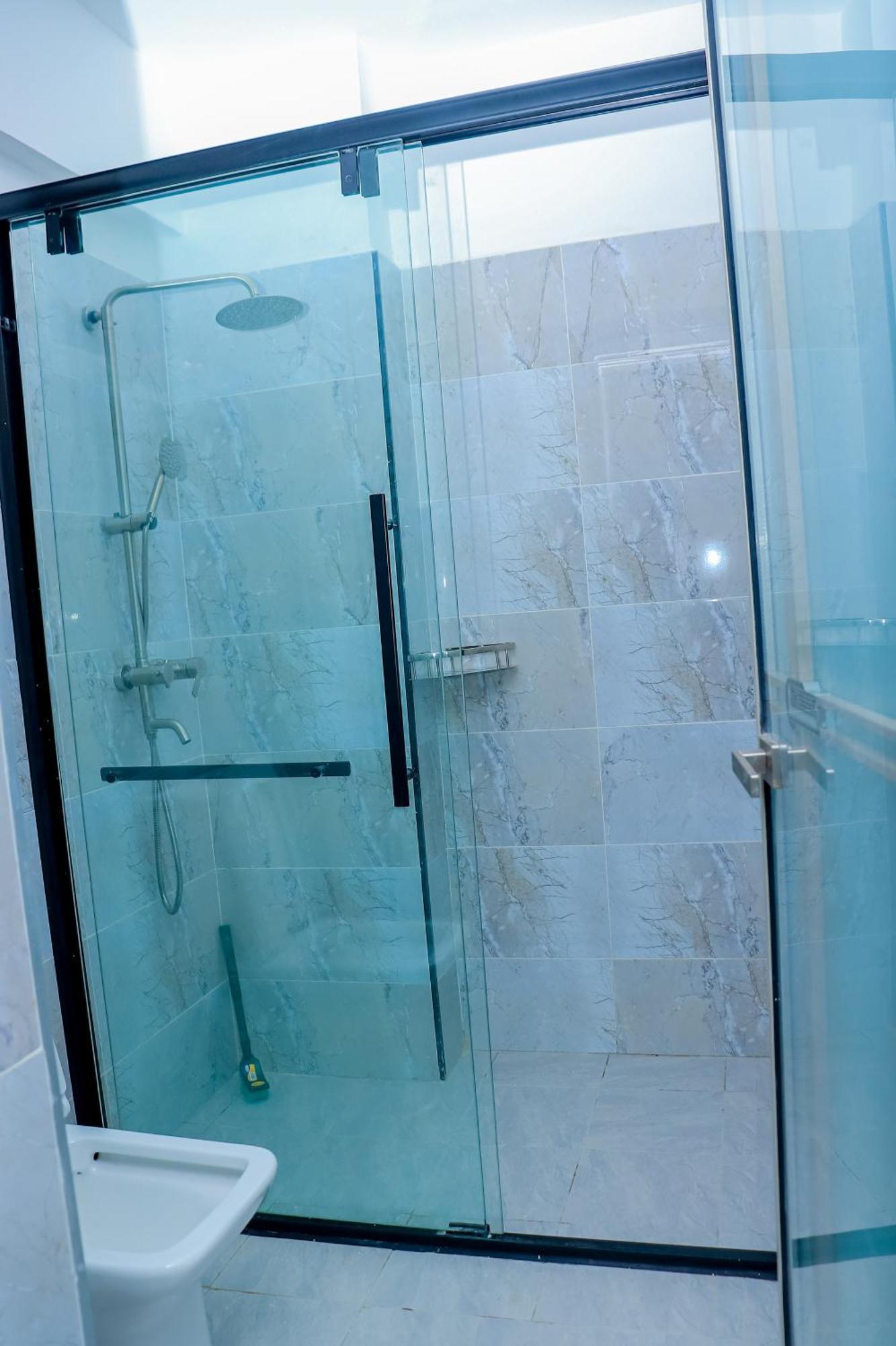 Apartment Luxe Oasis Kilimani, Gym, Parking, Wifi And Balcony