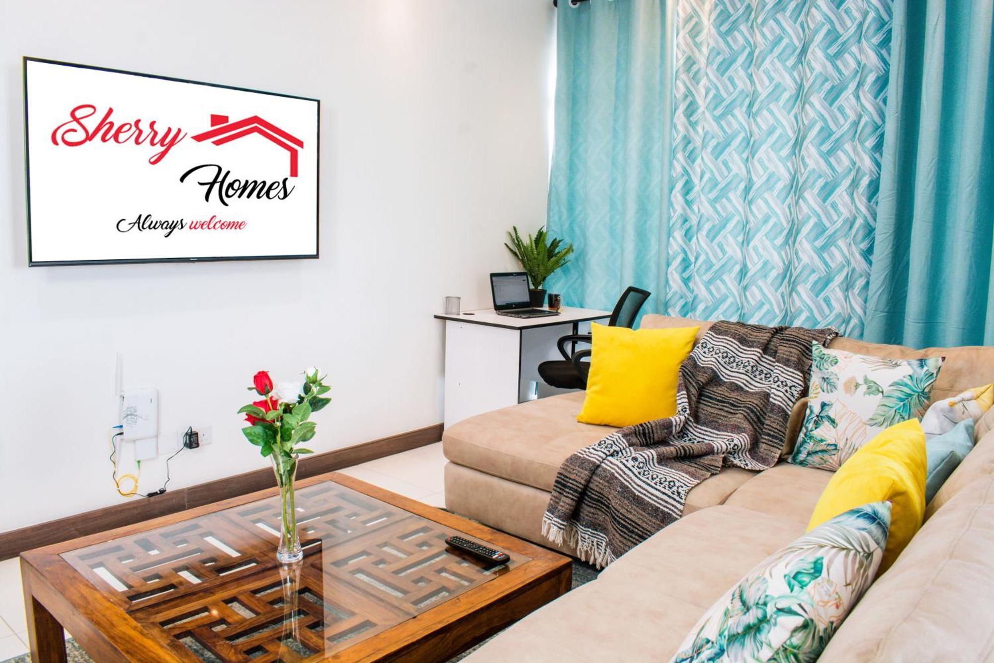 Silverstone 2 Bedroom With Views Gym& Pool Apartment *