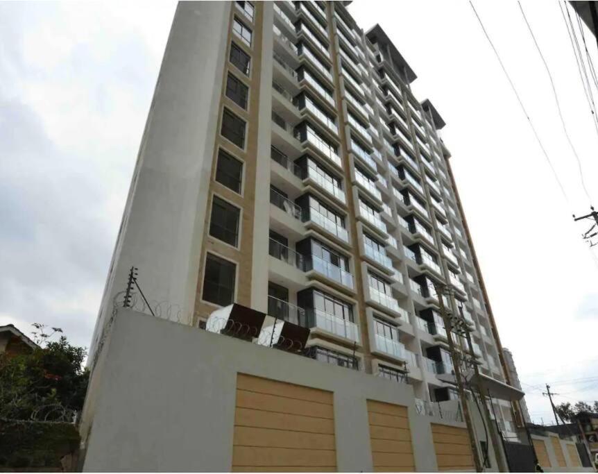 Silverstone 2 Bedroom With Views Gym& Pool Apartment
